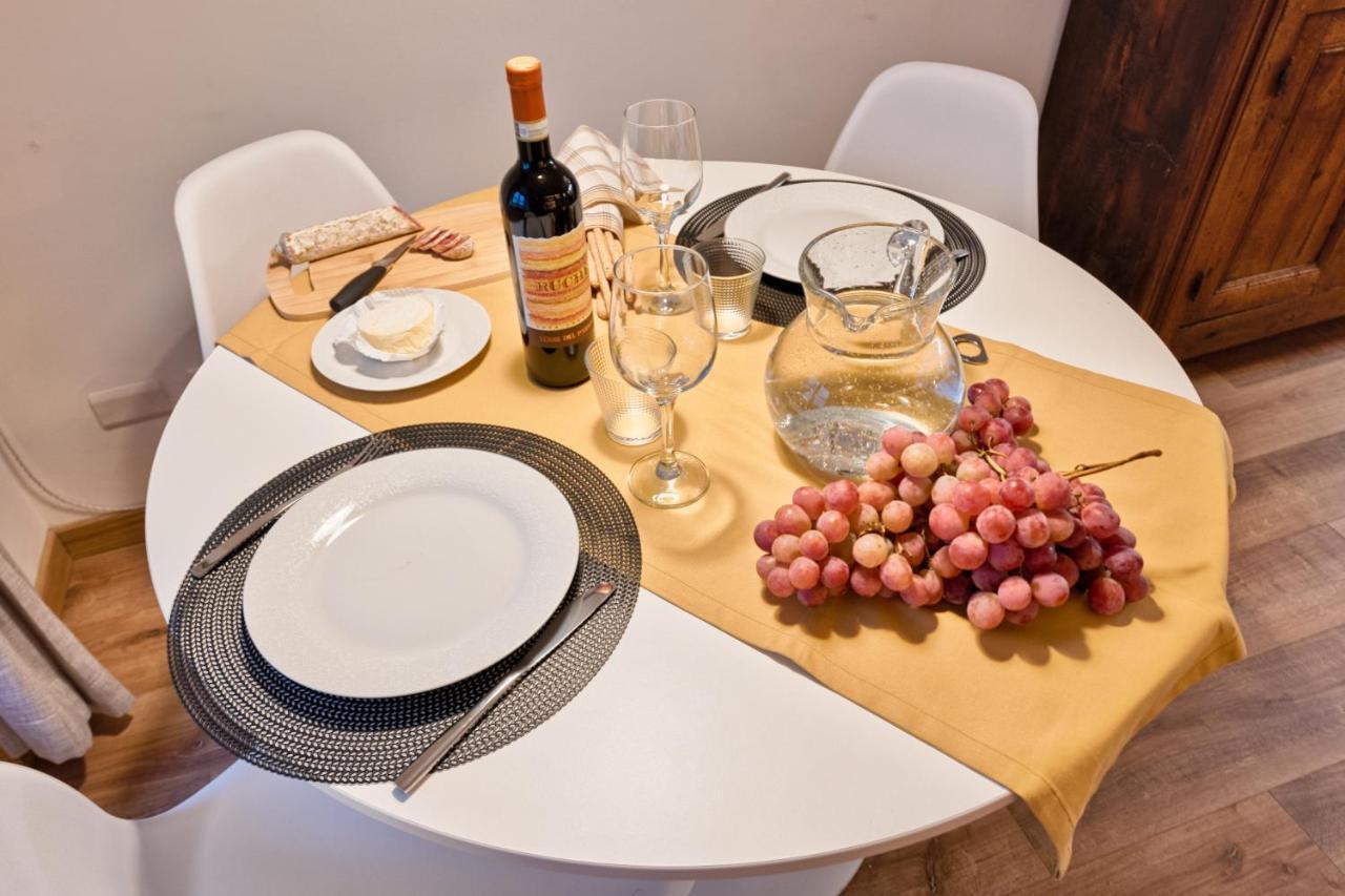 Corte Des Ambrois By Apartments To Art تورينو المظهر الخارجي الصورة
